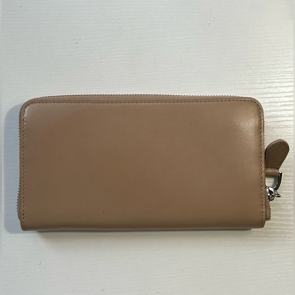 NWOT cream/beige and purple leather Ralph Lauren zipper wallet classic chic